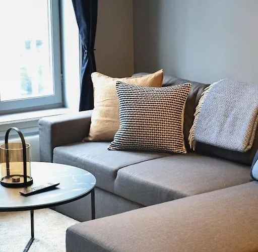 Elegant In The Middle Of * Oslo